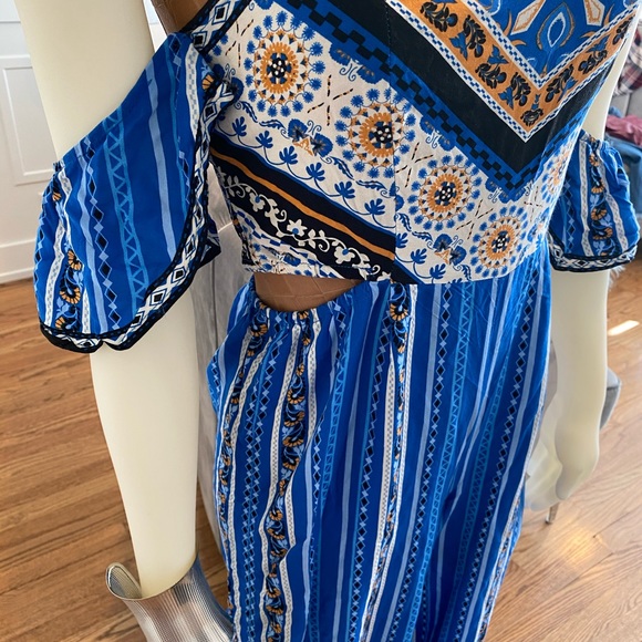 COPY - Off the shoulder Jumpsuit with side cut-outs - Picture 3 of 11